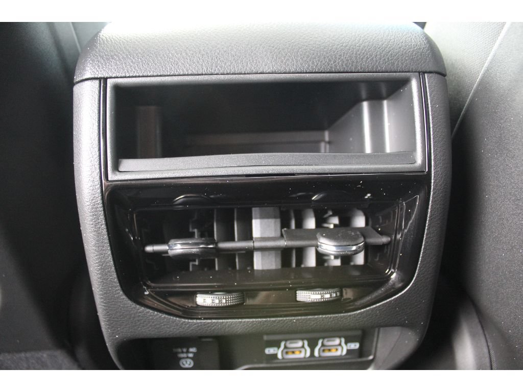 New 2026 Jeep Grand Cherokee Laredo X AWD/4WD image 16