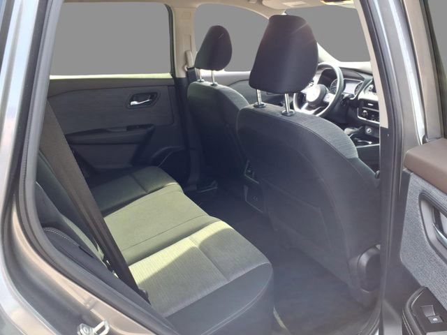 Used 2023 Nissan Rogue SV image 11