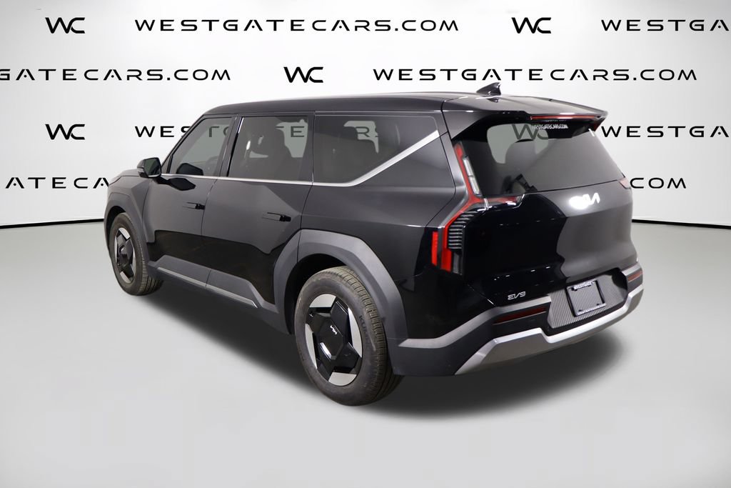 Used 2024 Kia EV9 Light Long Range RWD image 45