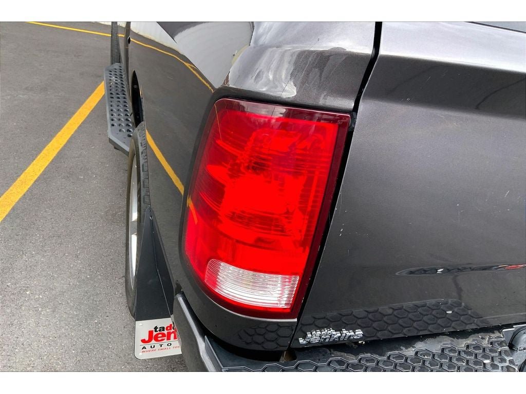 Used 2018 RAM 1500 Express w/ Express Value Package AWD/4WD image 28