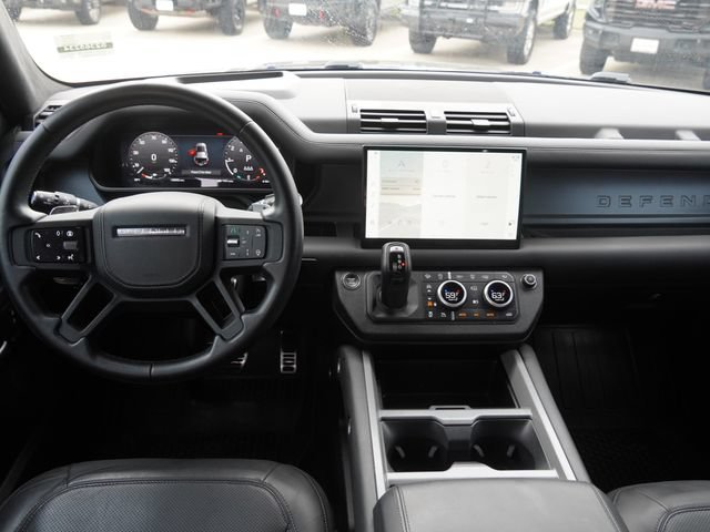 Used 2025 Land Rover Defender 110 V8 AWD/4WD image 14