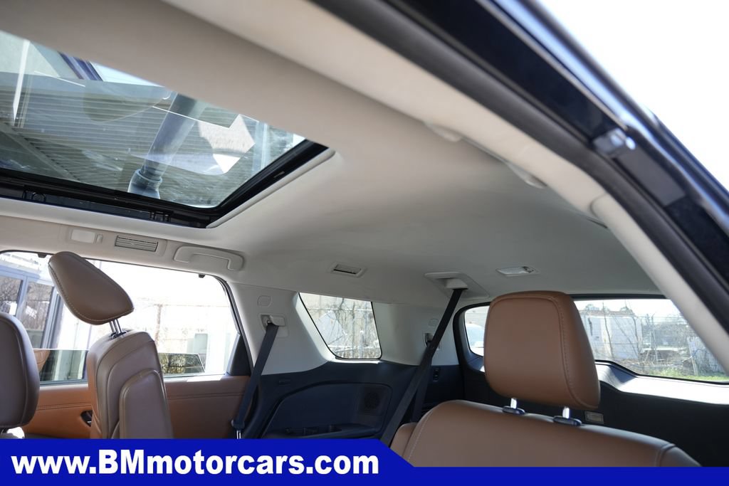 Used 2022 Nissan Pathfinder Platinum w/ Cargo Package AWD/4WD image 19