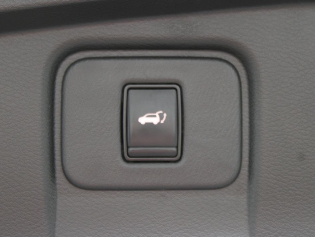Used 2023 Nissan Murano SV AWD/4WD image 43