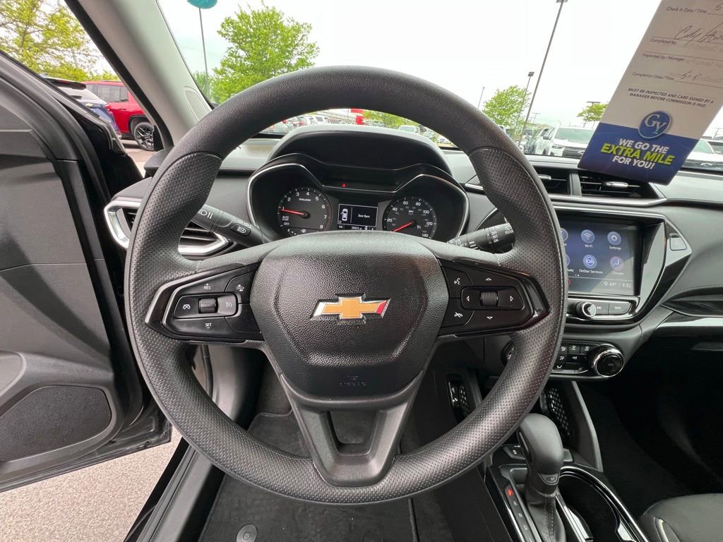Used 2022 Chevrolet TrailBlazer LT w/ Convenience Package FWD image 37