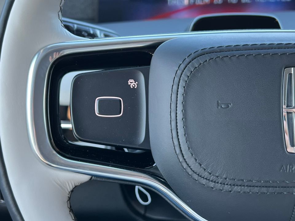 New 2026 Lincoln Navigator L Reserve w/ Jet Appearance Package image 19