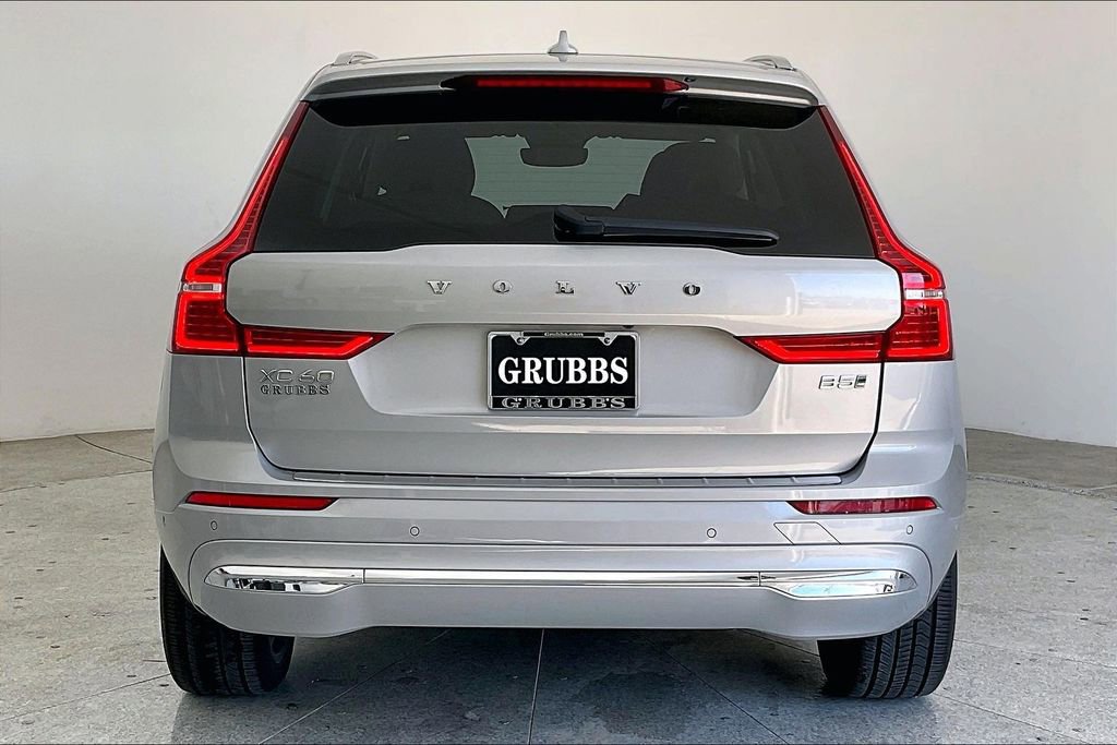 Certified 2023 Volvo XC60 B5 Ultimate w/ Climate Package image 7