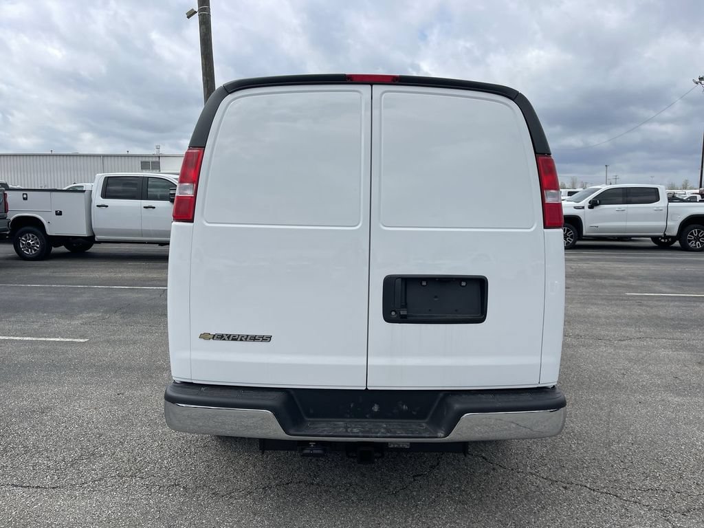 New 2026 Chevrolet Express 2500 w/ Driver Convenience Package RWD image 4