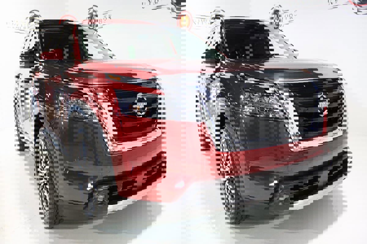 Used 2022 Nissan Pathfinder Platinum w/ Cargo Package image 23