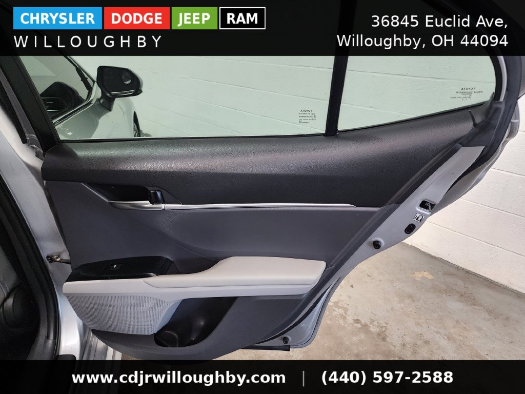 Used 2018 Toyota Camry SE w/ Audio Package FWD image 33