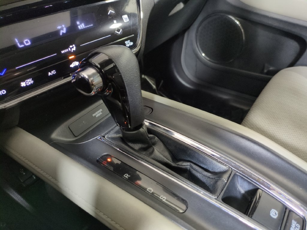 Used 2016 Honda HR-V EX image 28