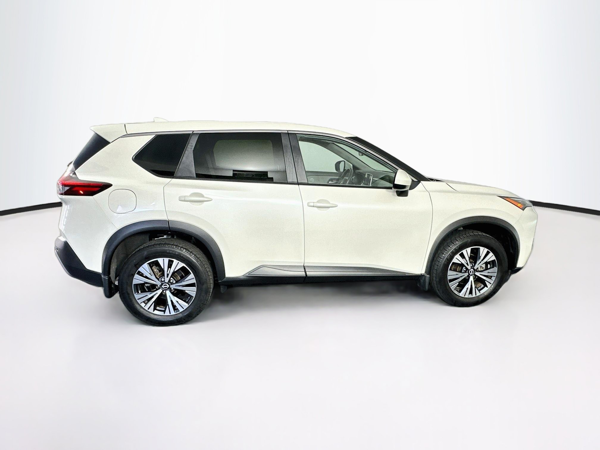 Used 2023 Nissan Rogue SV FWD image 10