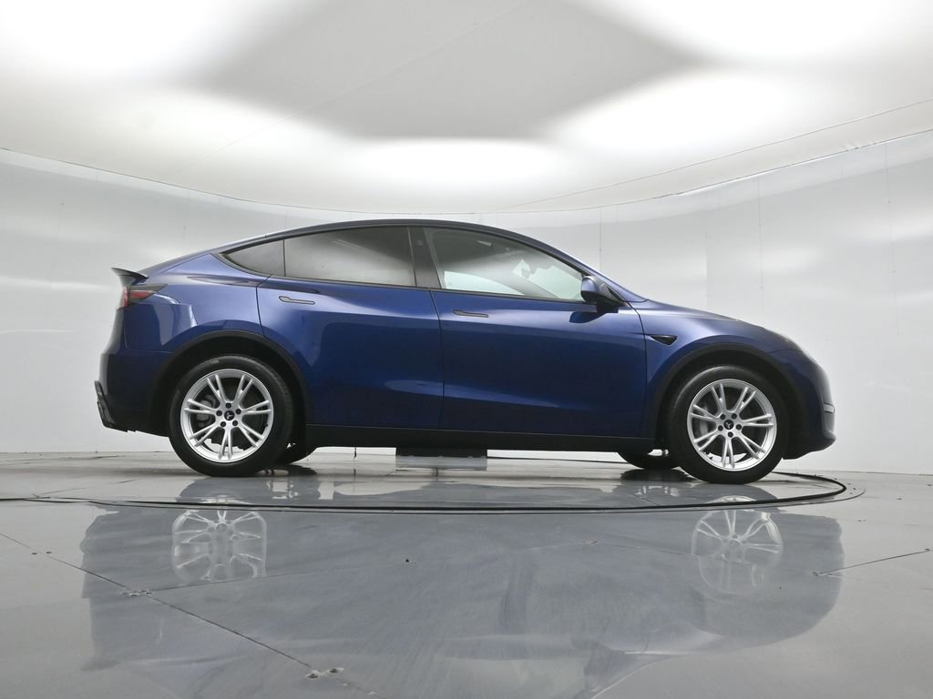 Used 2024 Tesla Model Y Long Range image 43