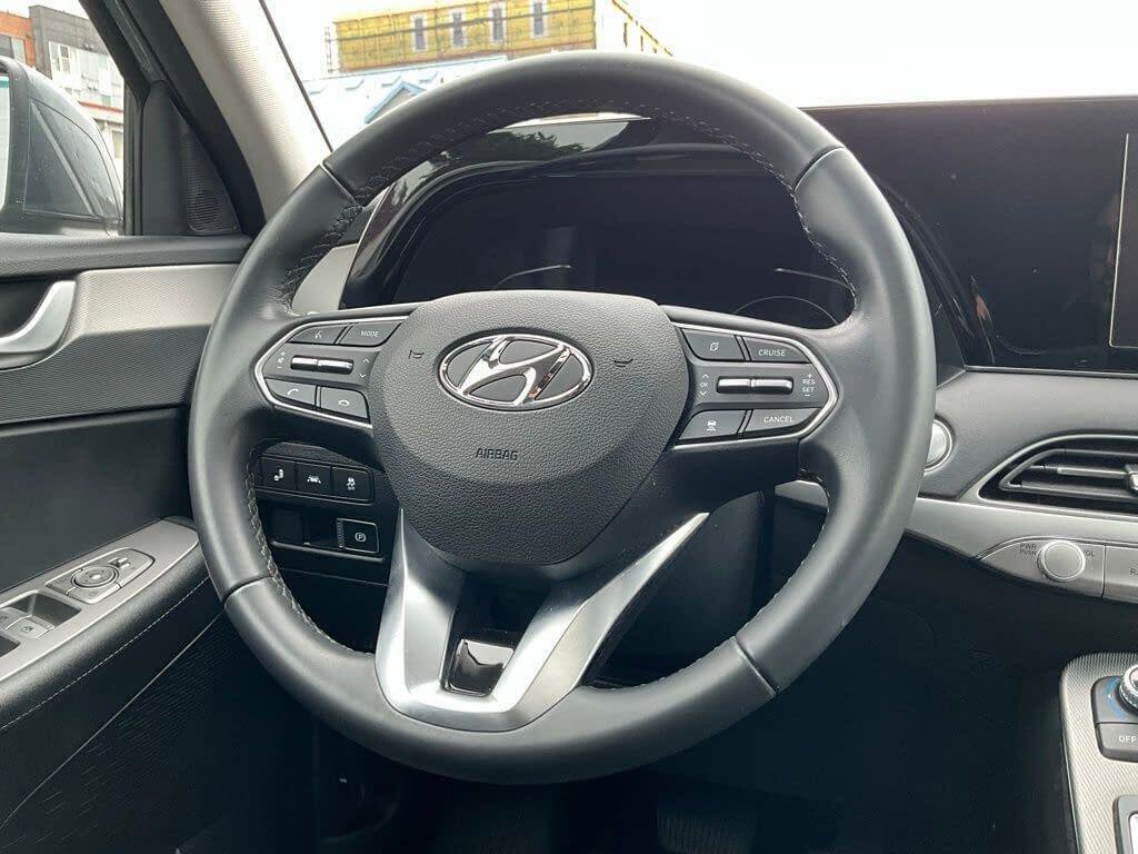 Used 2022 Hyundai Palisade SEL w/ Winter Package image 20