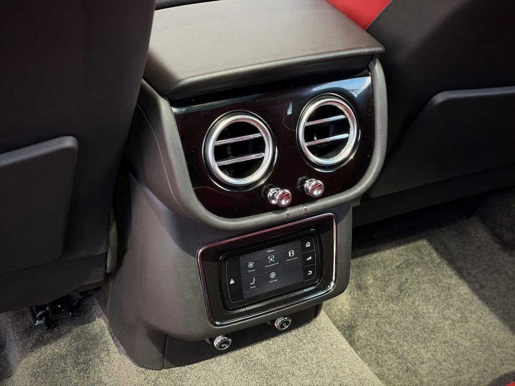 Used 2019 Bentley Bentayga AWD/4WD image 25