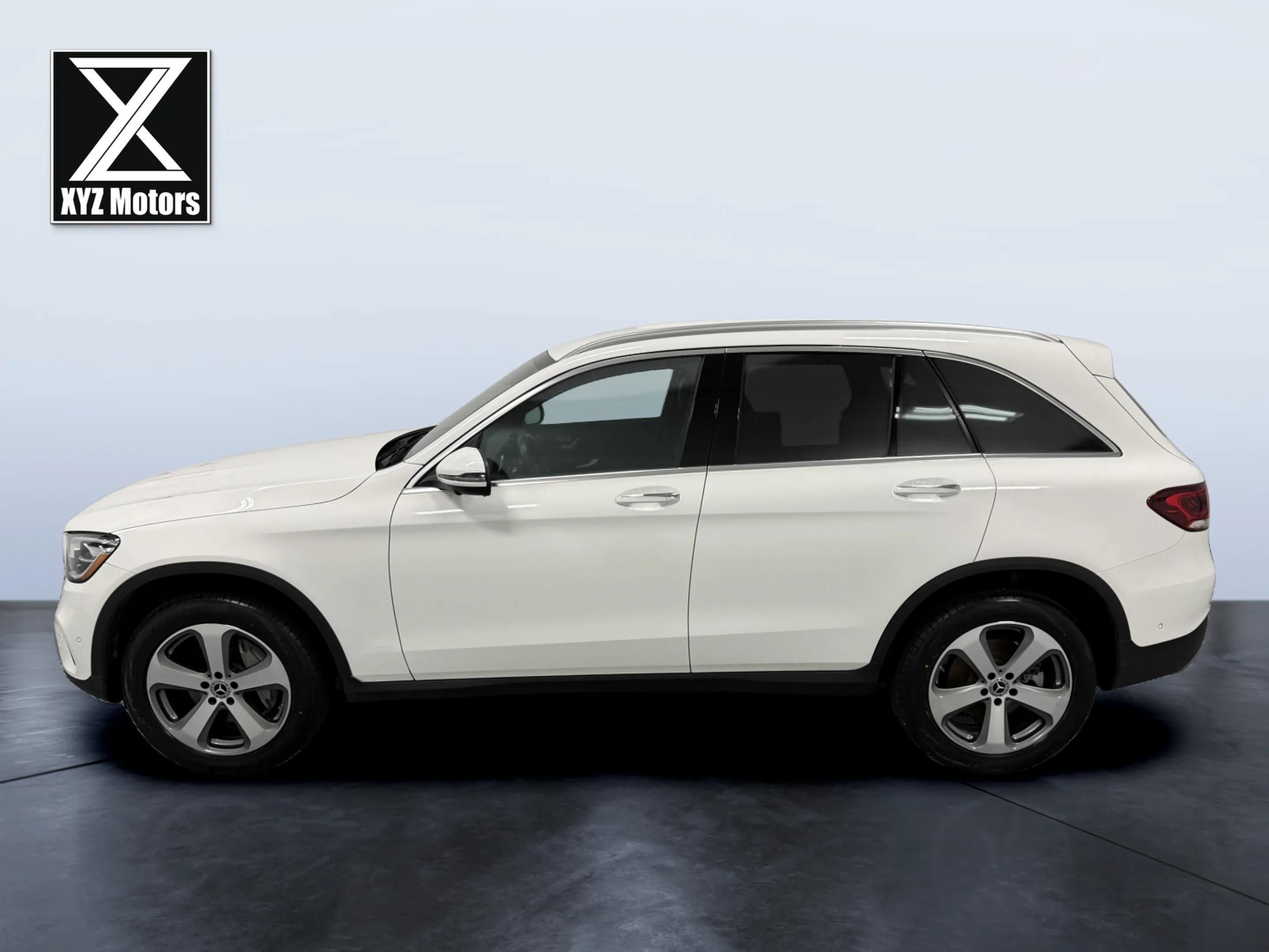 Used 2022 Mercedes-Benz GLC 300 4MATIC image 3