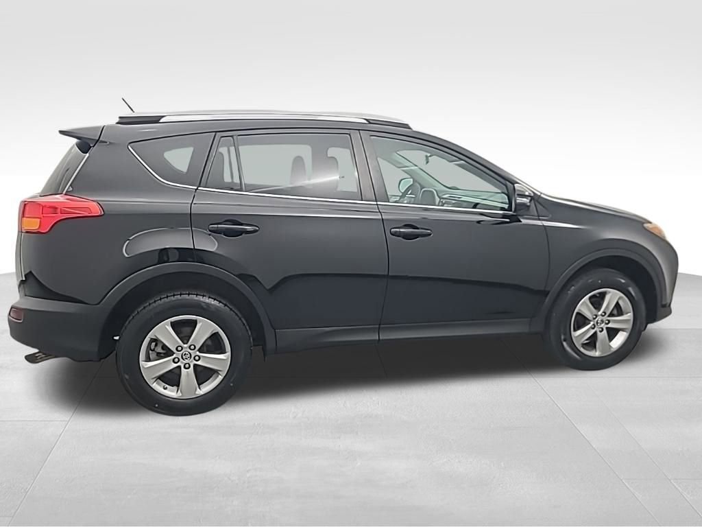 Used 2015 Toyota RAV4 XLE video 2