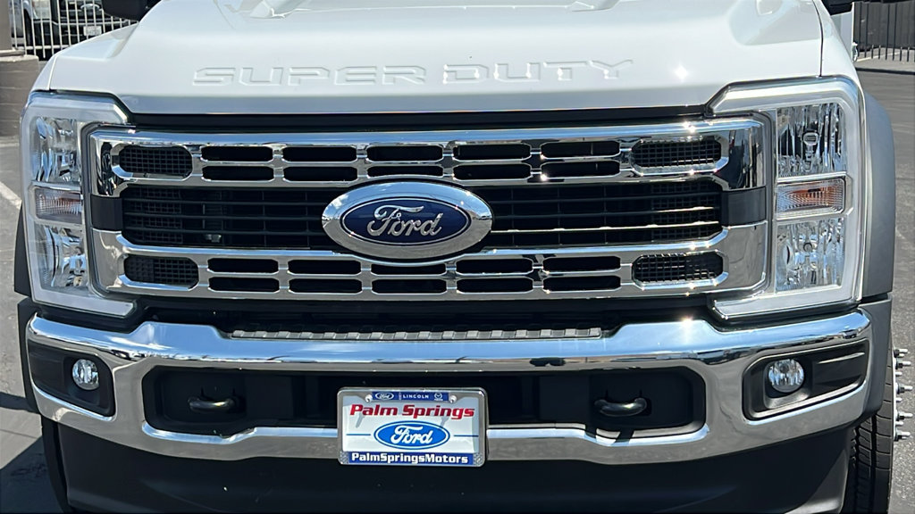 New 2024 Ford F450 XL w/ XL Chrome Package RWD image 3