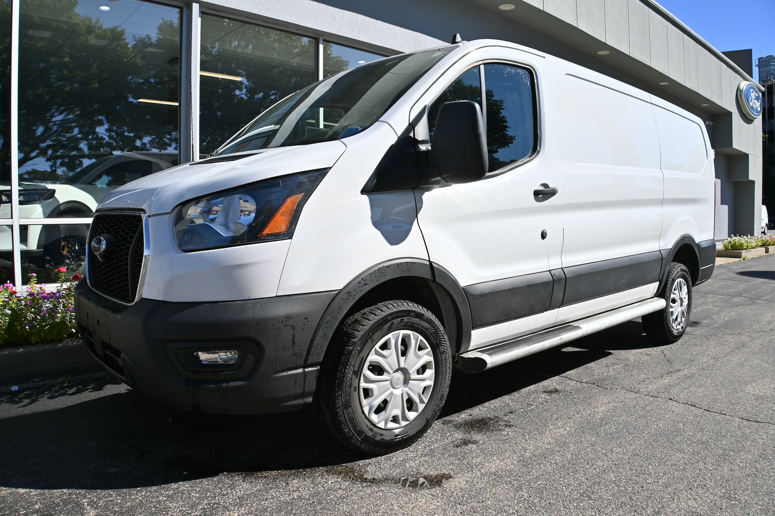 Used 2025 Ford Transit 250 Low Roof w/ Exterior Upgrade Package RWD image 1