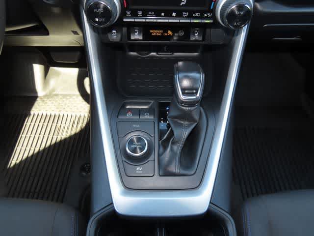 Used 2022 Toyota RAV4 SE w/ Convenience Package AWD/4WD image 22