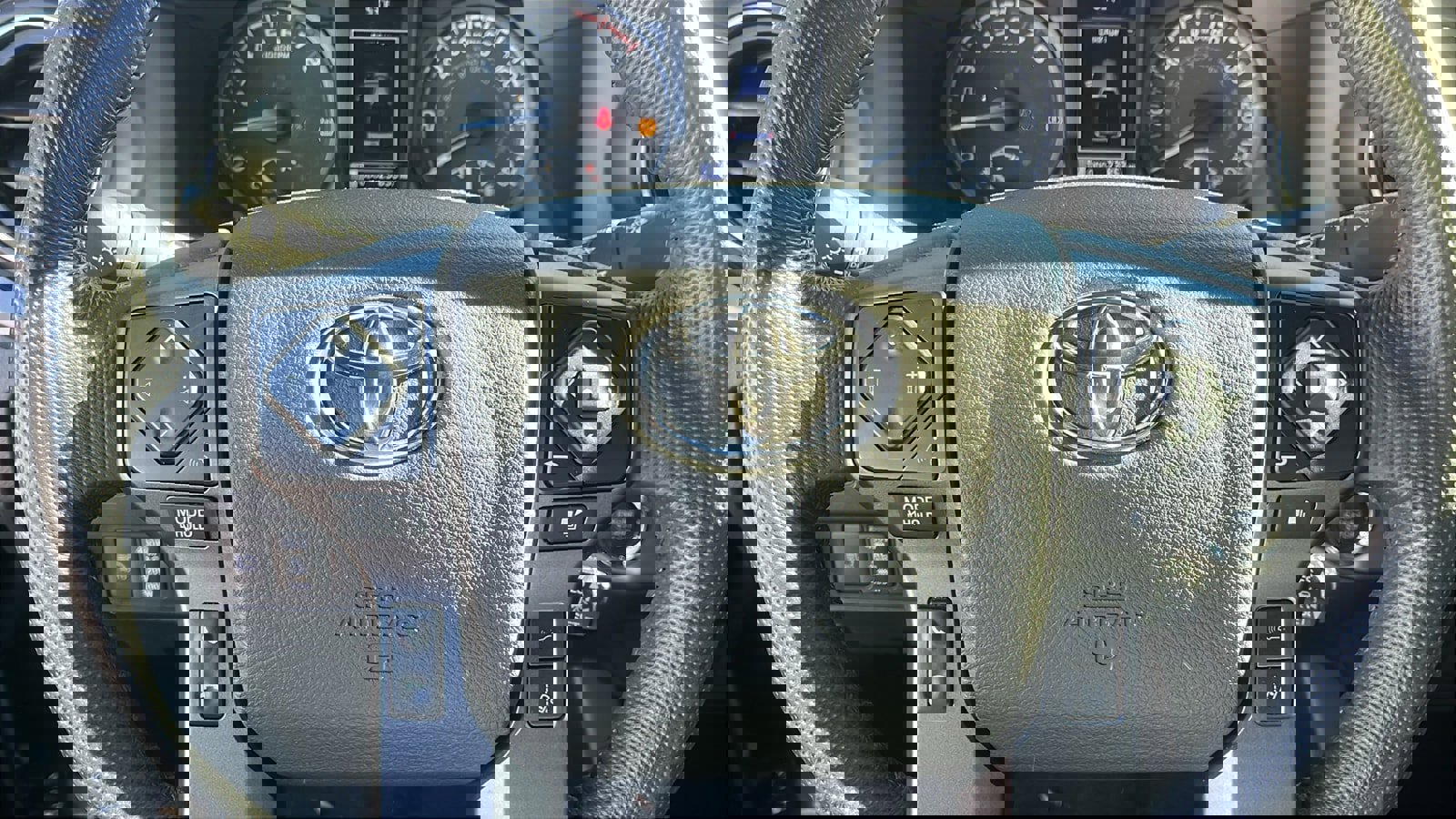 Used 2023 Toyota Tacoma TRD Off-Road image 11