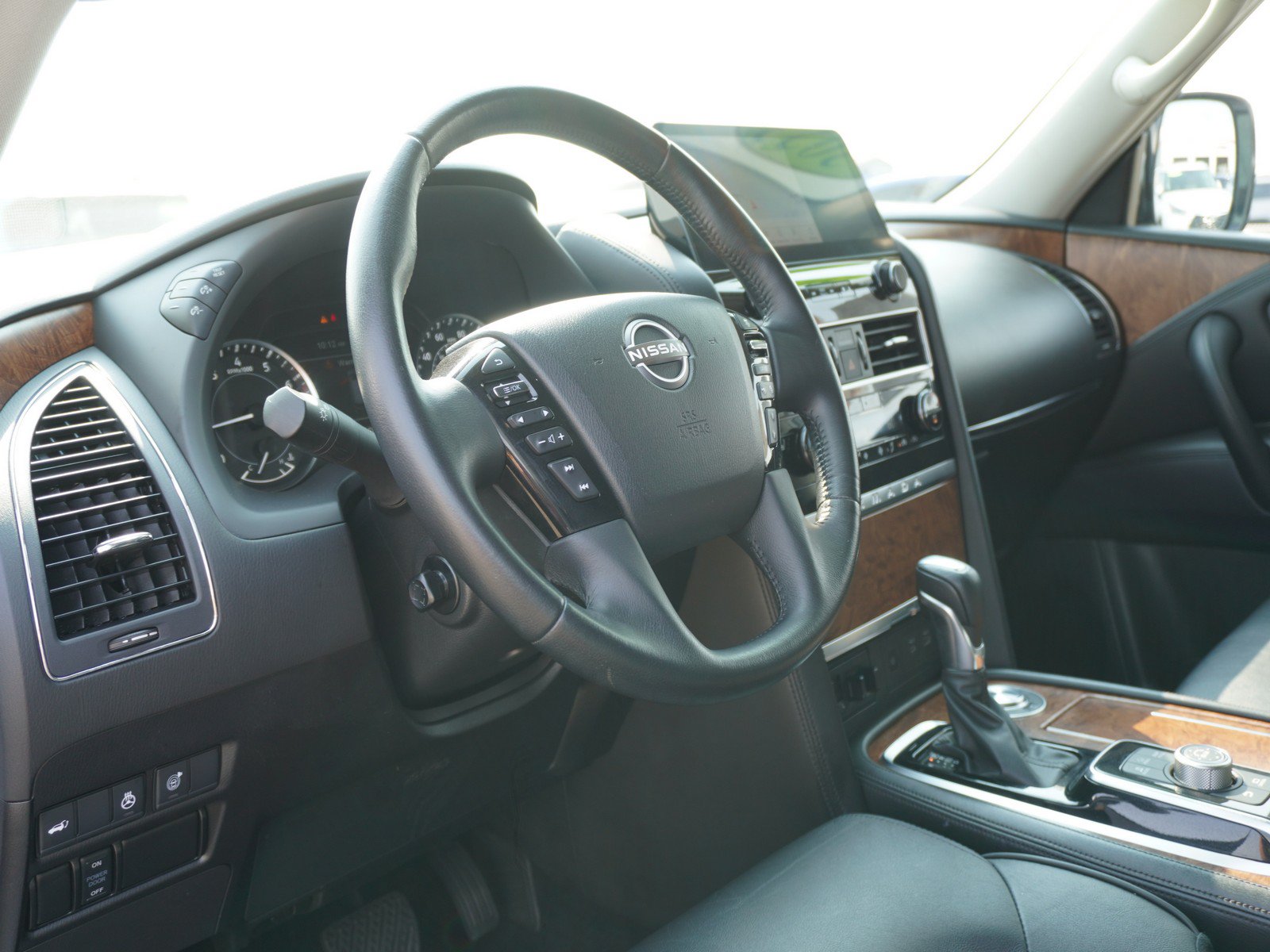 Used 2023 Nissan Armada SL w/ Captain's Chairs Package RWD image 25