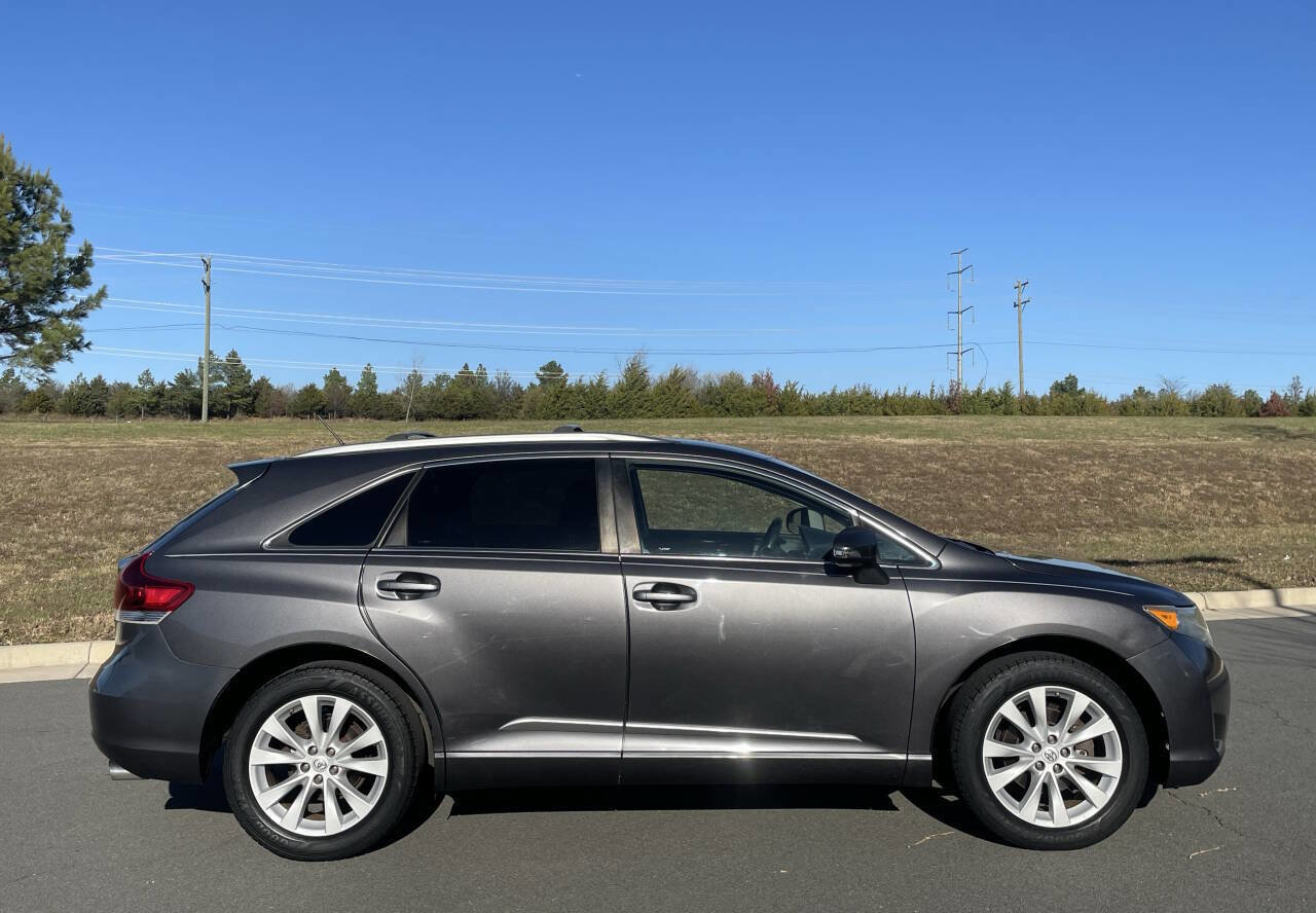 Used 2015 Toyota Venza LE image 6