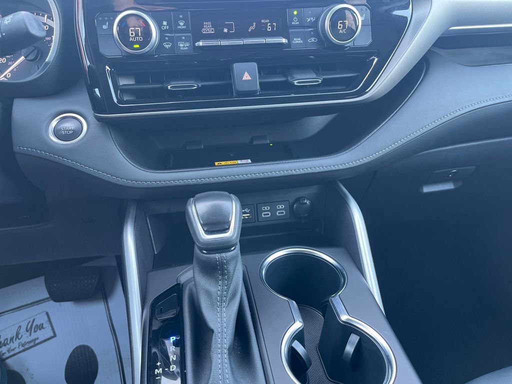 Certified 2024 Toyota Highlander XLE image 21