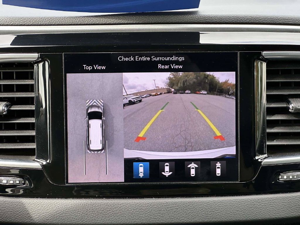 Used 2019 Chrysler Pacifica Touring-L w/ Advanced Safetytec Group FWD image 19