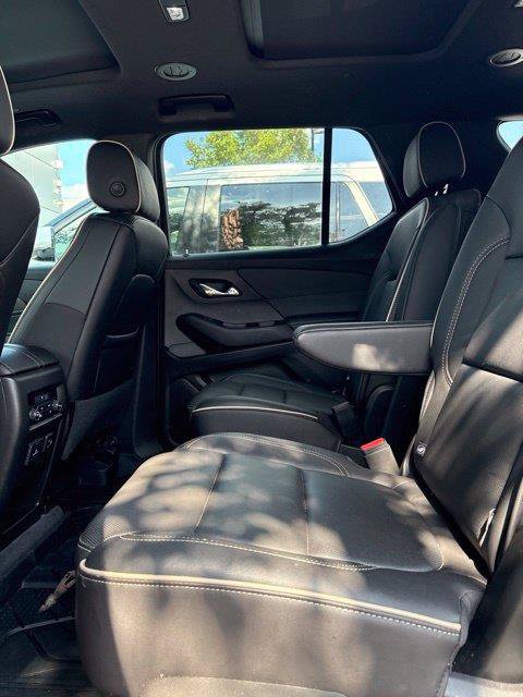 Used 2023 Chevrolet Traverse Premier w/ Redline Edition FWD image 17