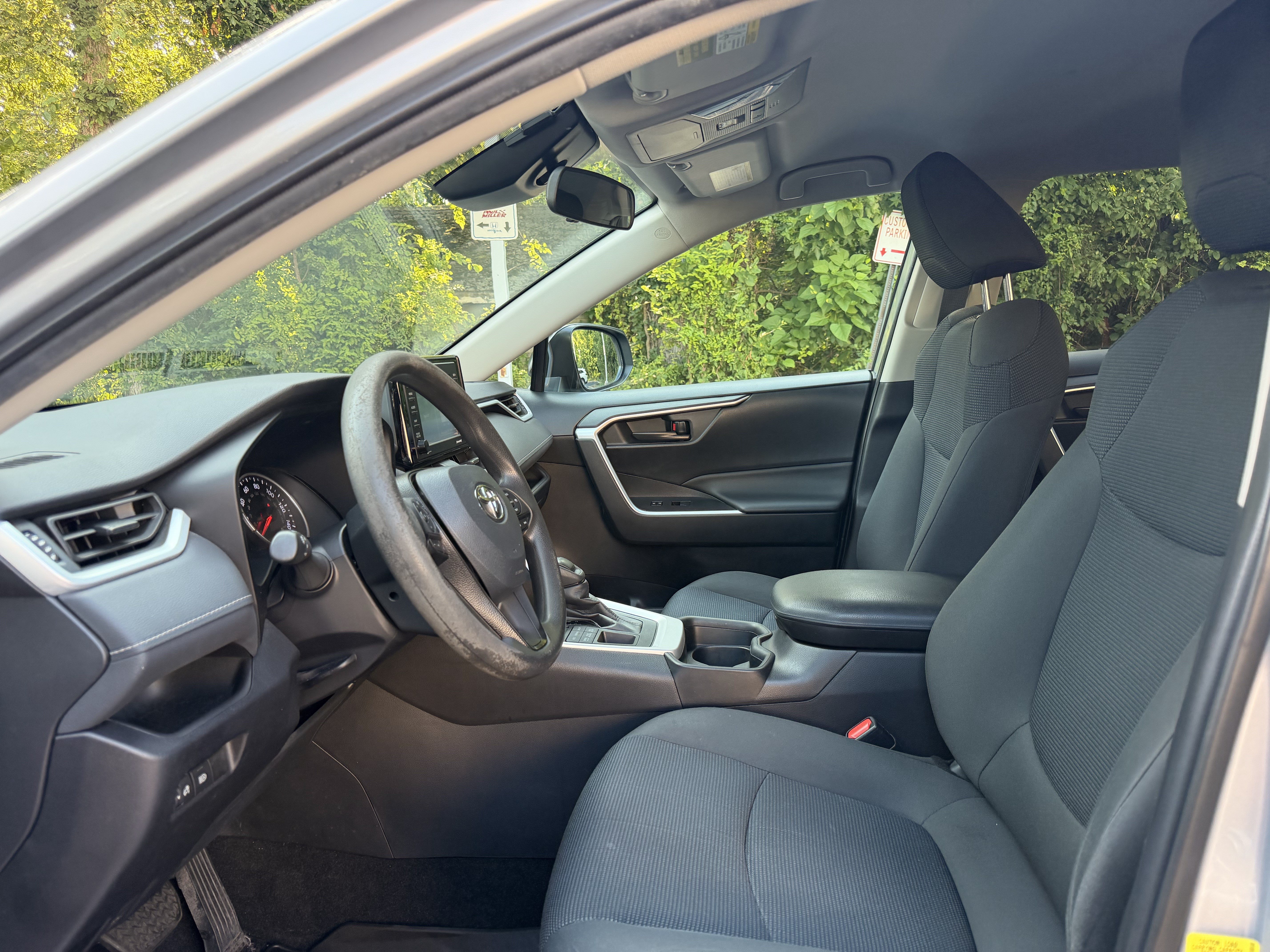 Used 2021 Toyota RAV4 LE AWD/4WD image 13