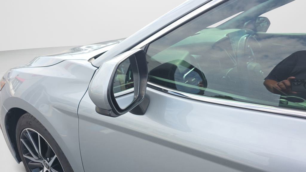 Used 2021 Toyota Camry SE FWD image 28