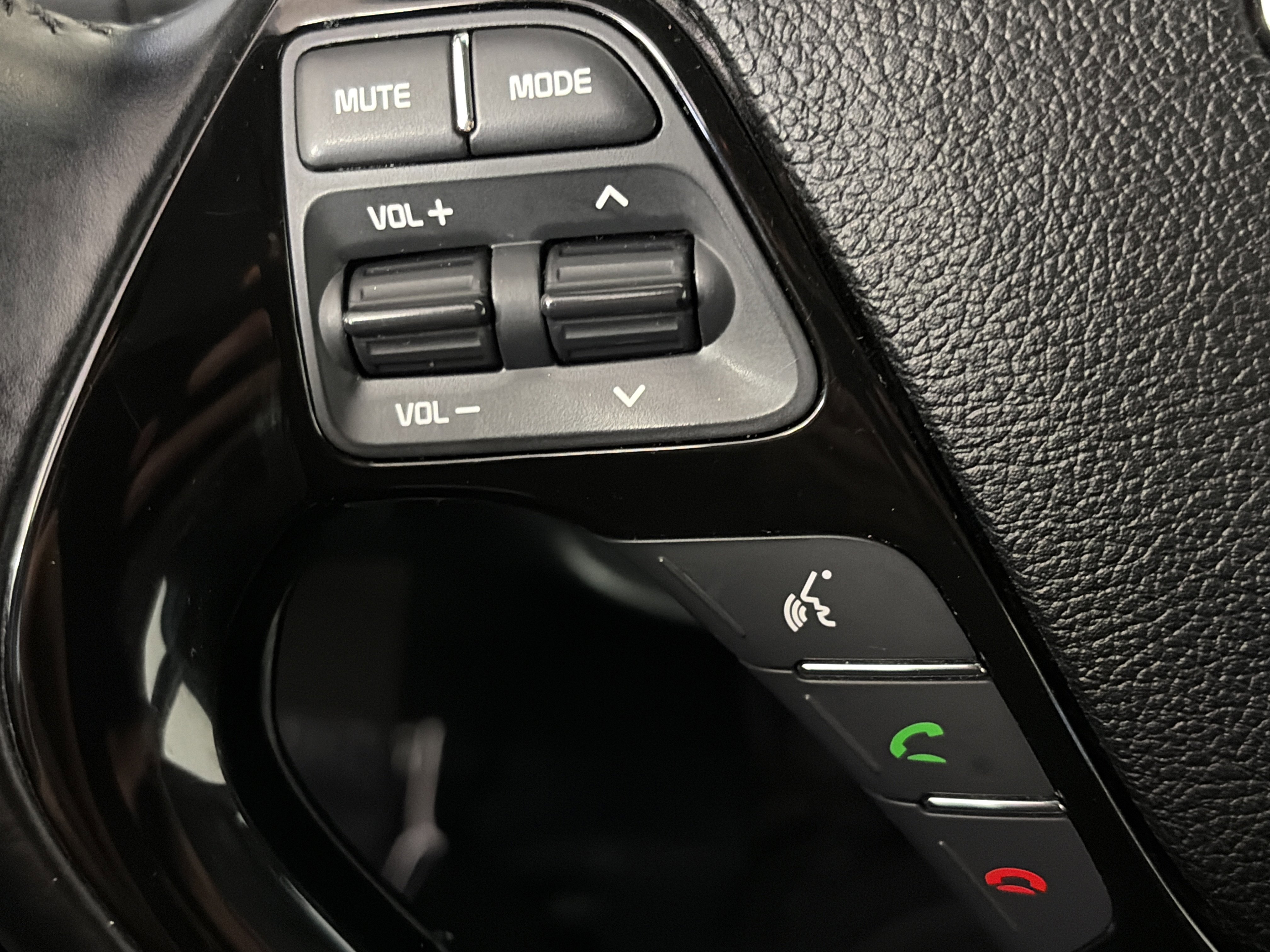 Used 2017 Kia Forte S image 17