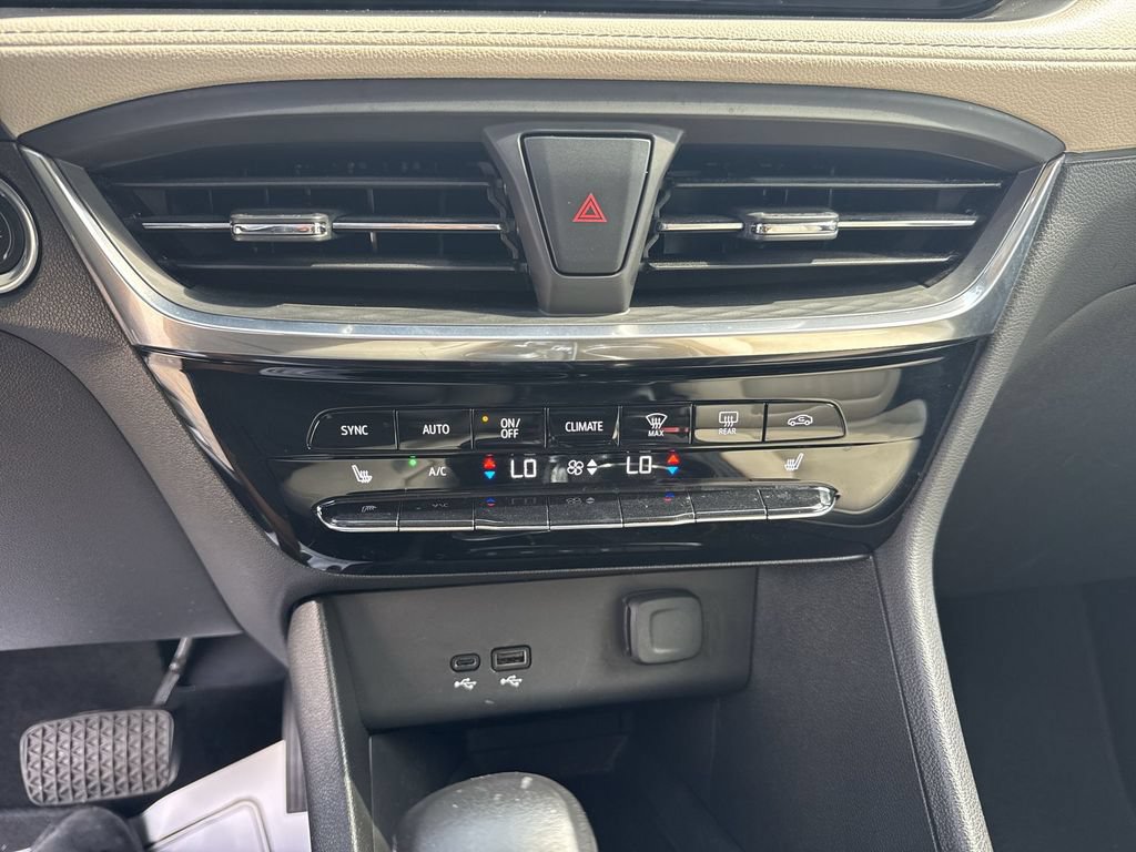 Used 2024 Buick Encore GX Avenir AWD/4WD image 25