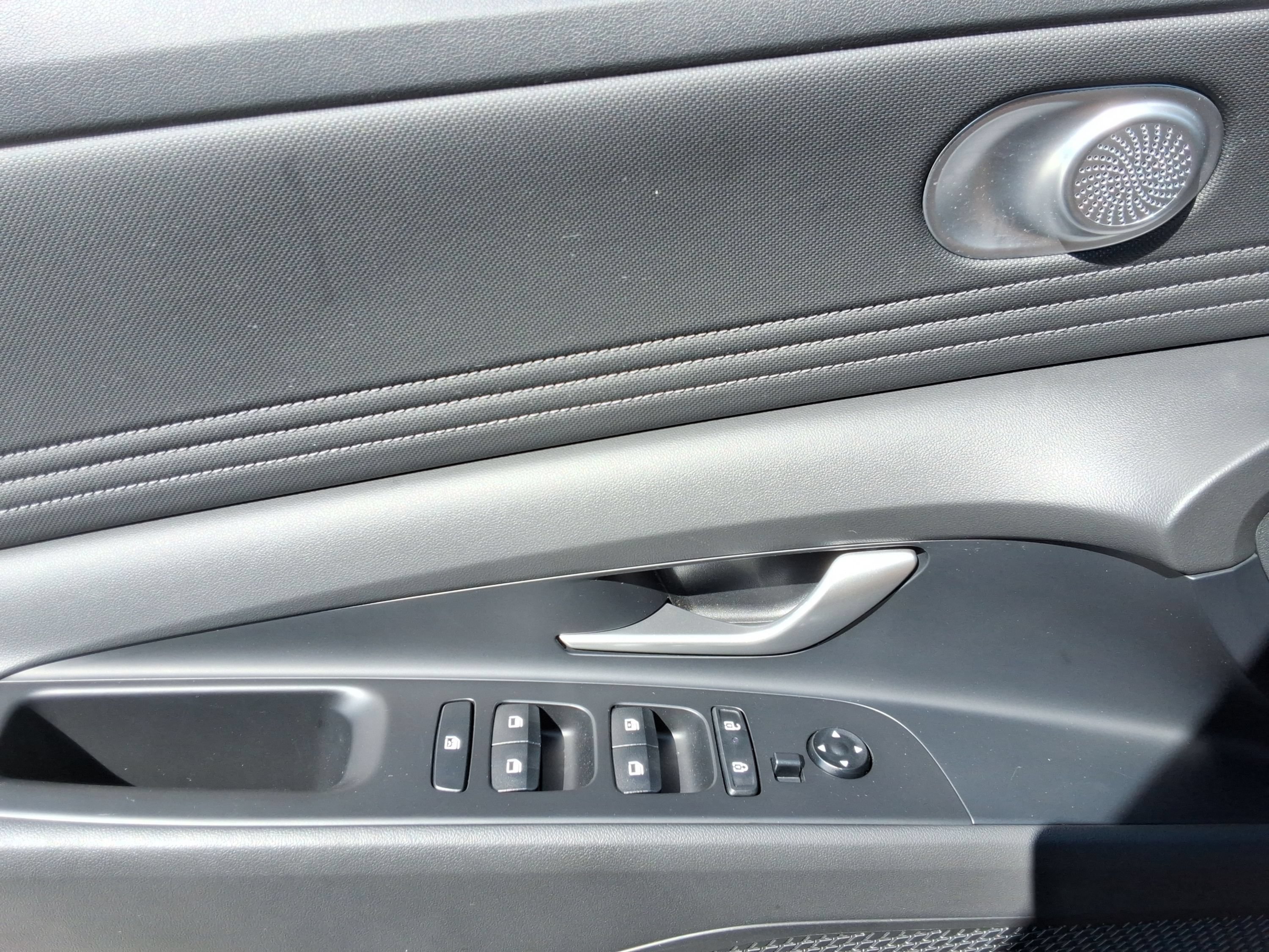 Used 2024 Hyundai Elantra SEL w/ Convenience Package FWD image 21