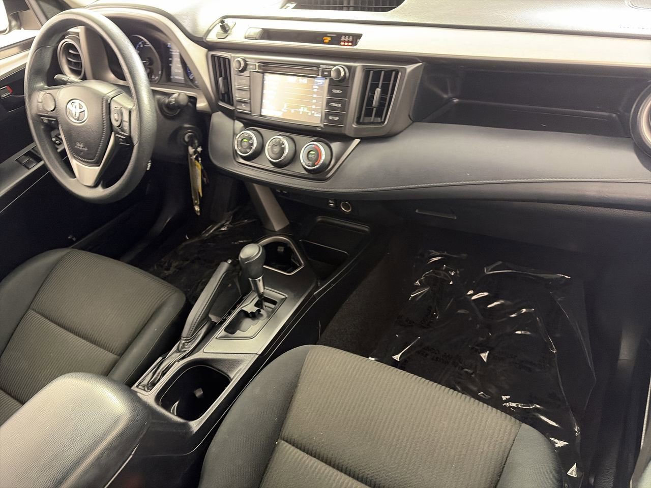Used 2018 Toyota RAV4 LE w/ Carpet Mat Package FWD image 24