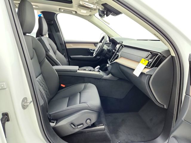 New 2025 Volvo XC90 B6 Plus w/ Protection Package Premier image 18