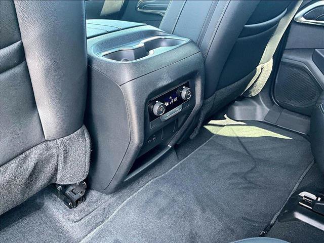 Used 2026 Chevrolet Traverse LT FWD image 25