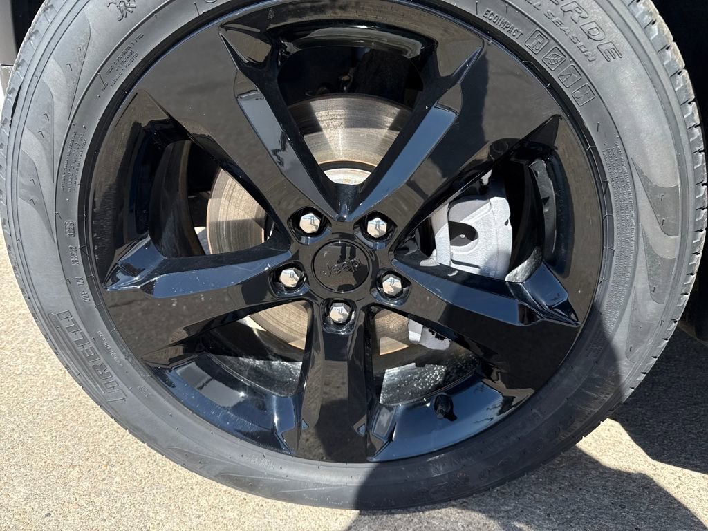 New 2025 Jeep Grand Cherokee L Limited w/ Black Appearance Package image 28