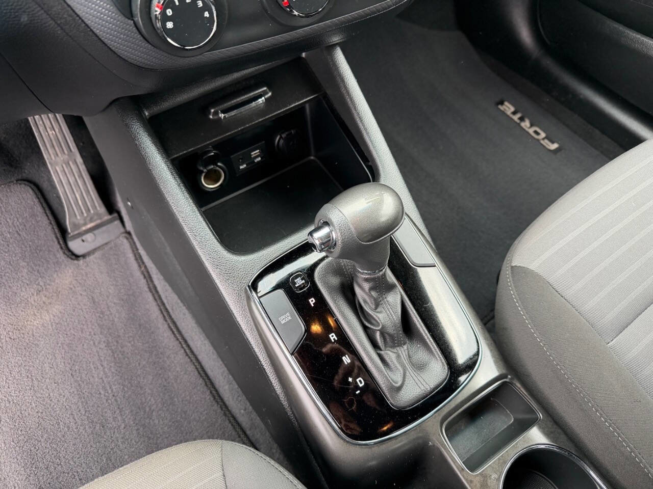 Used 2018 Kia Forte S image 12