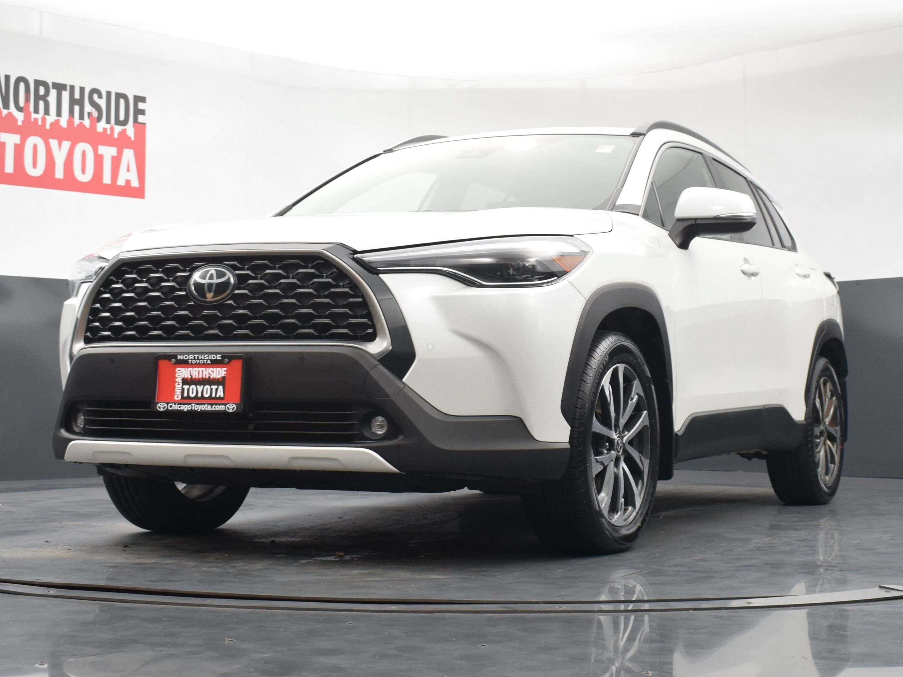 Used 2022 Toyota Corolla Cross XLE w/ Convenience Package AWD/4WD image 34