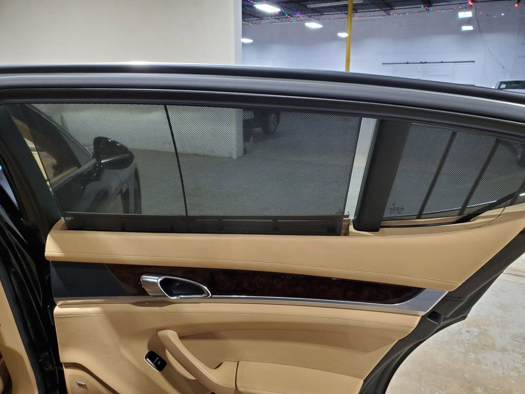 Used 2014 Porsche Panamera 4S Executive image 26