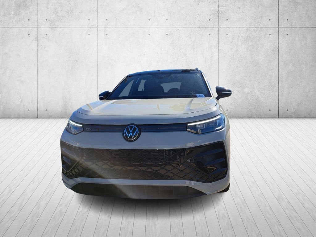 New 2026 Volkswagen Tiguan SE R-Line image 2
