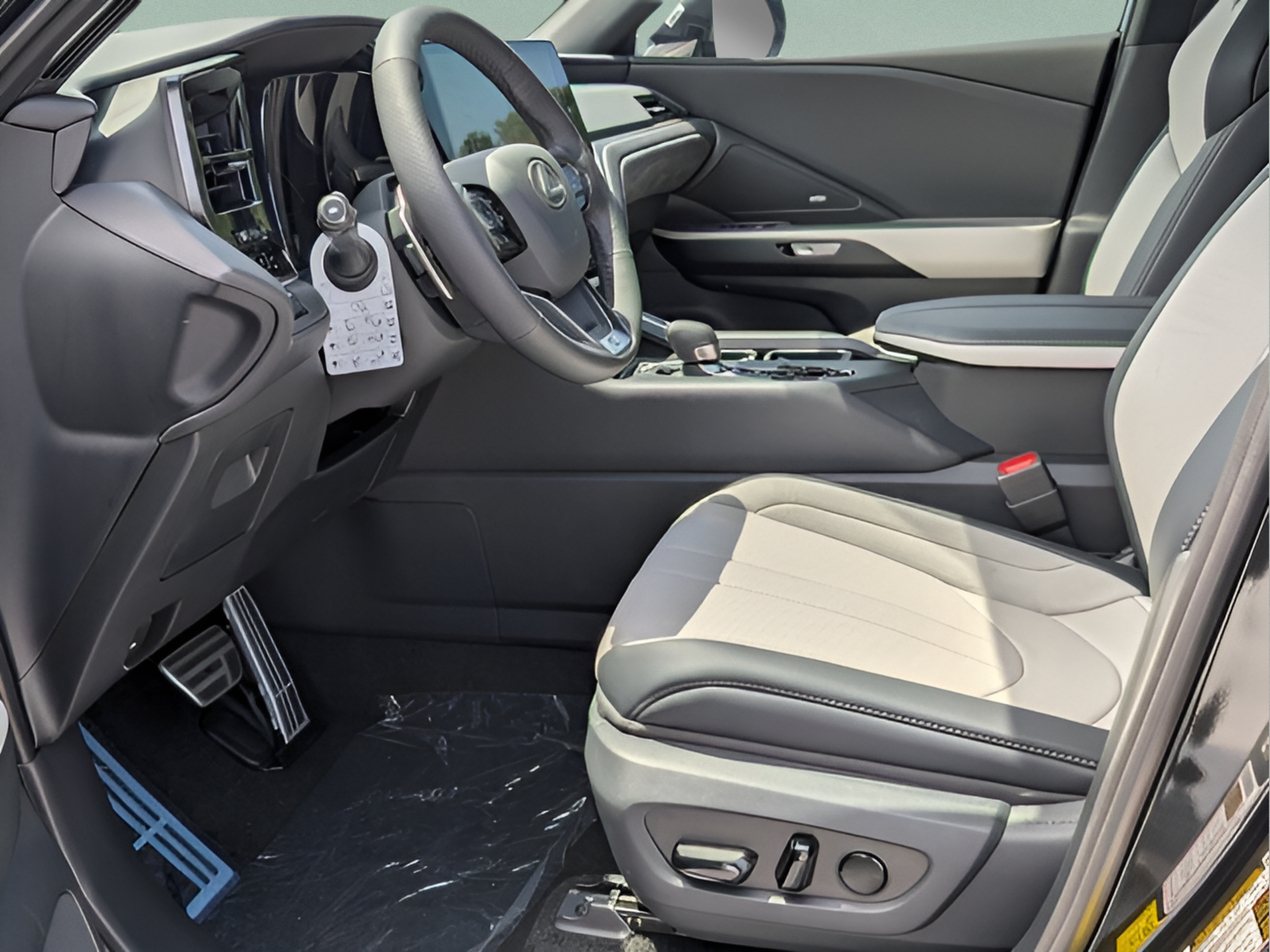 New 2026 Lexus TX 500h AWD w/ Technology Package image 10