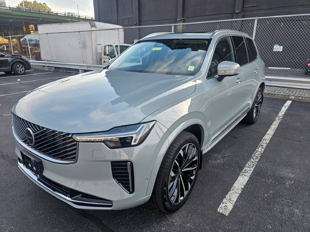 Certified 2026 Volvo XC90 B6 Plus w/ Protection Package AWD/4WD image 2