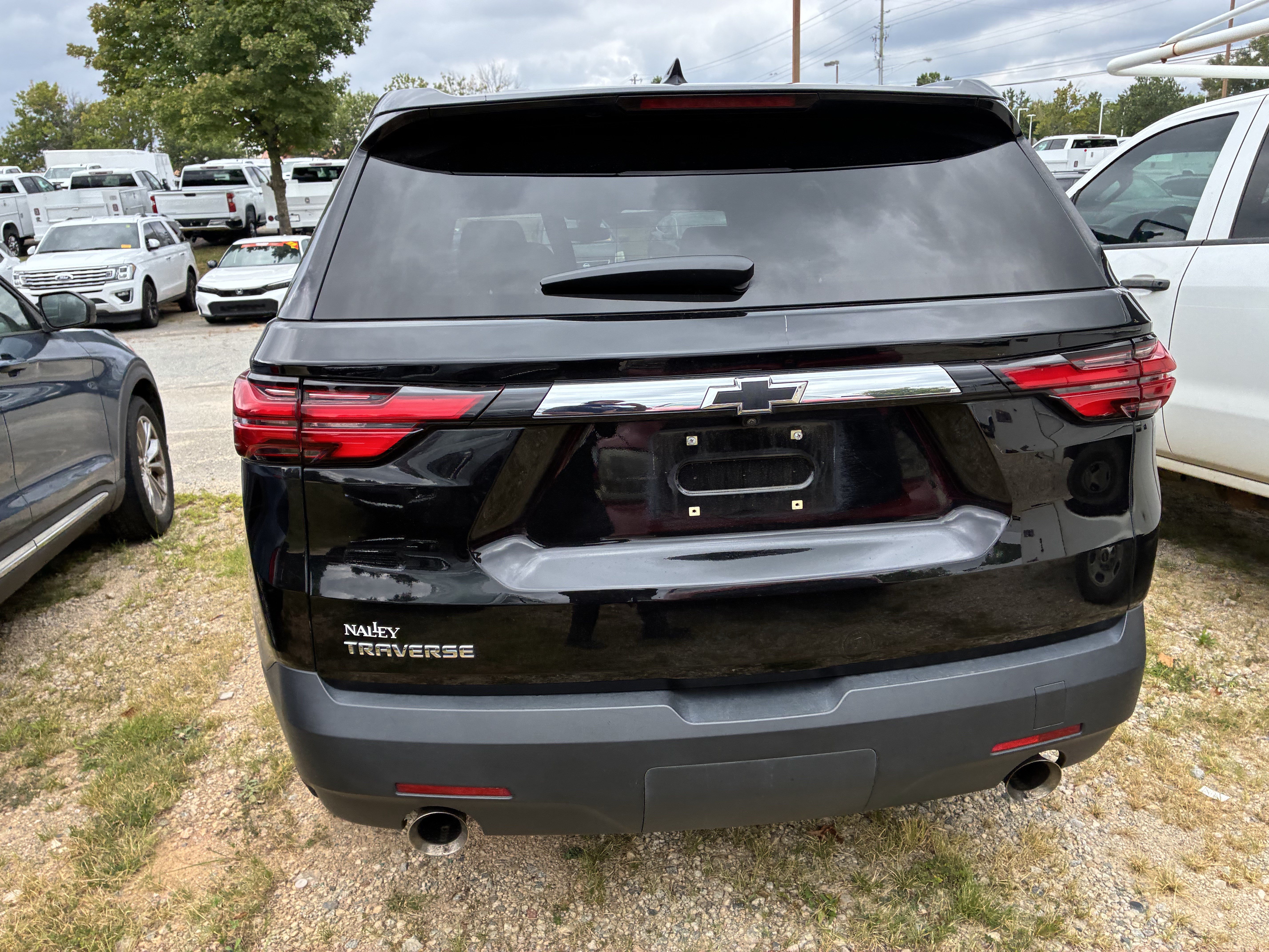 Used 2022 Chevrolet Traverse LS FWD image 7