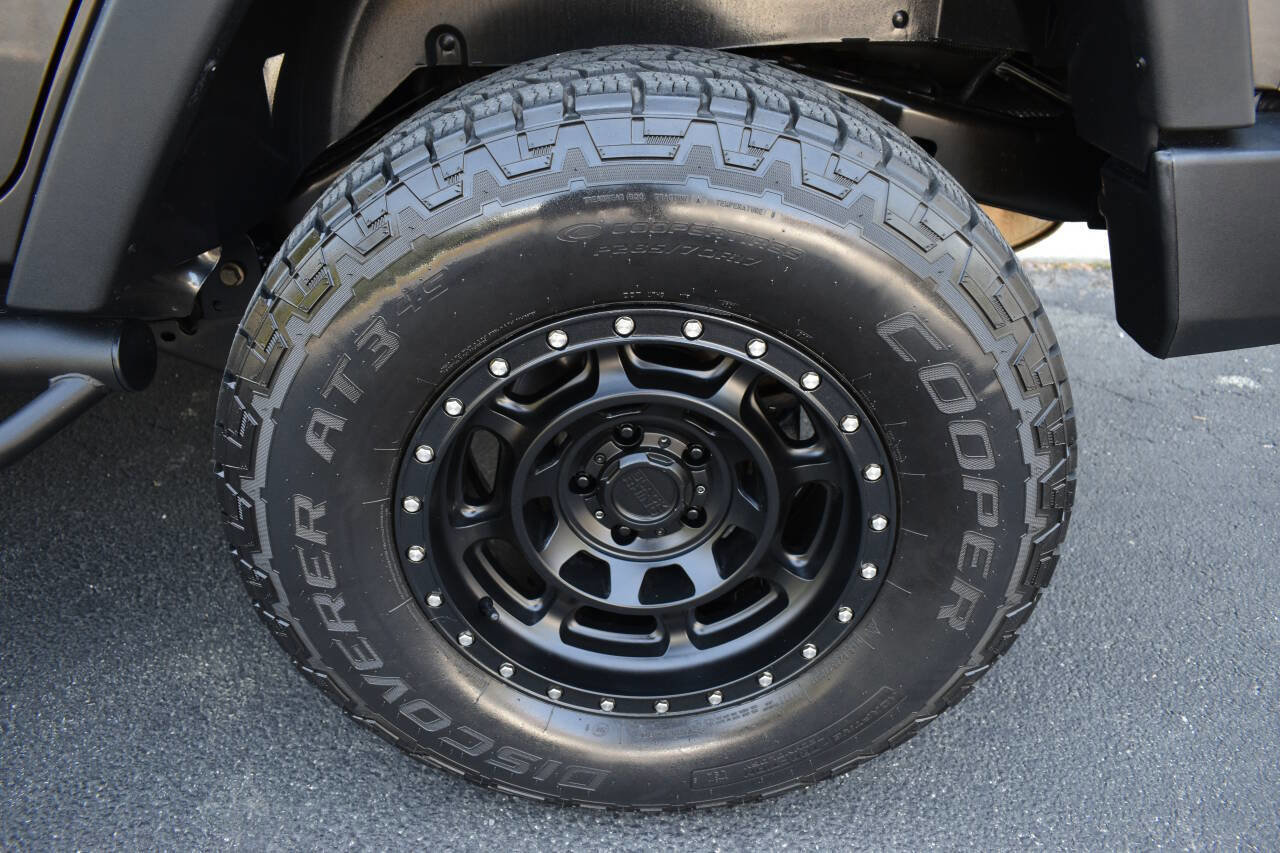 Used 2018 Jeep Wrangler Unlimited Sport S image 39