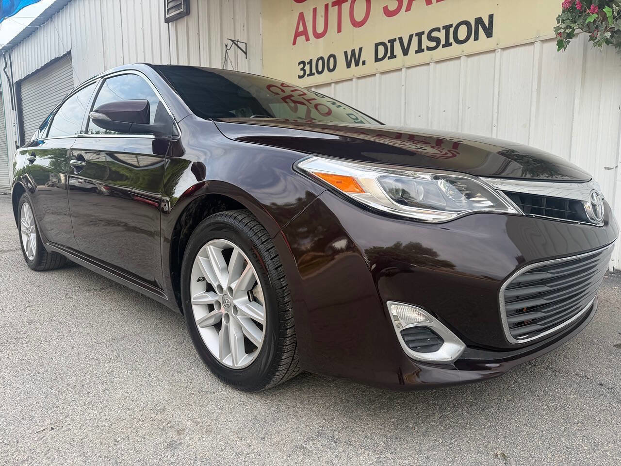 Used 2013 Toyota Avalon XLE Premium image 1