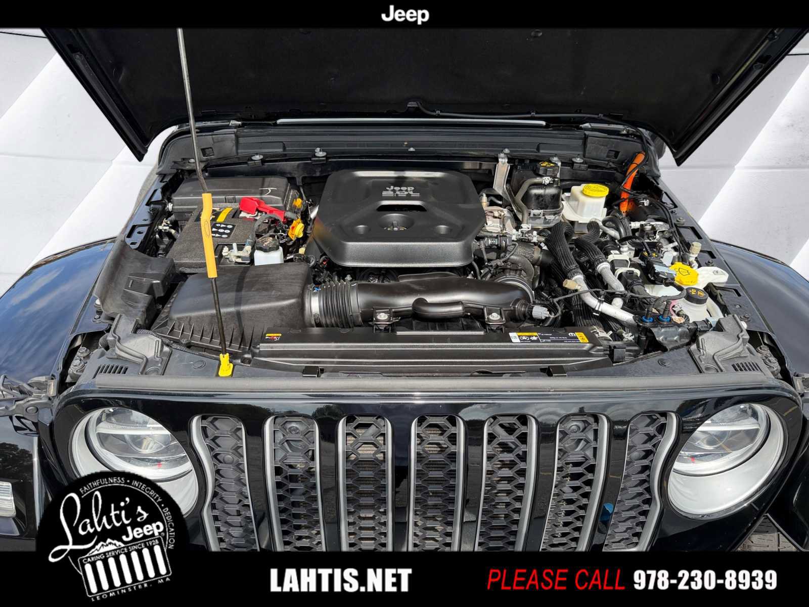 Used 2022 Jeep Wrangler Unlimited Sahara w/ Cold Weather Group image 22
