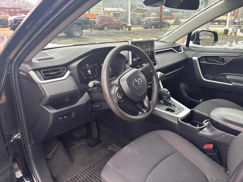 Used 2023 Toyota RAV4 LE image 13