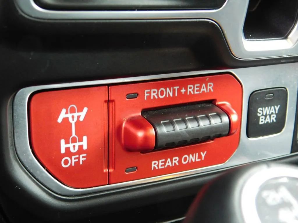 Used 2020 Jeep Wrangler Unlimited Rubicon w/ Dual Top Group image 23